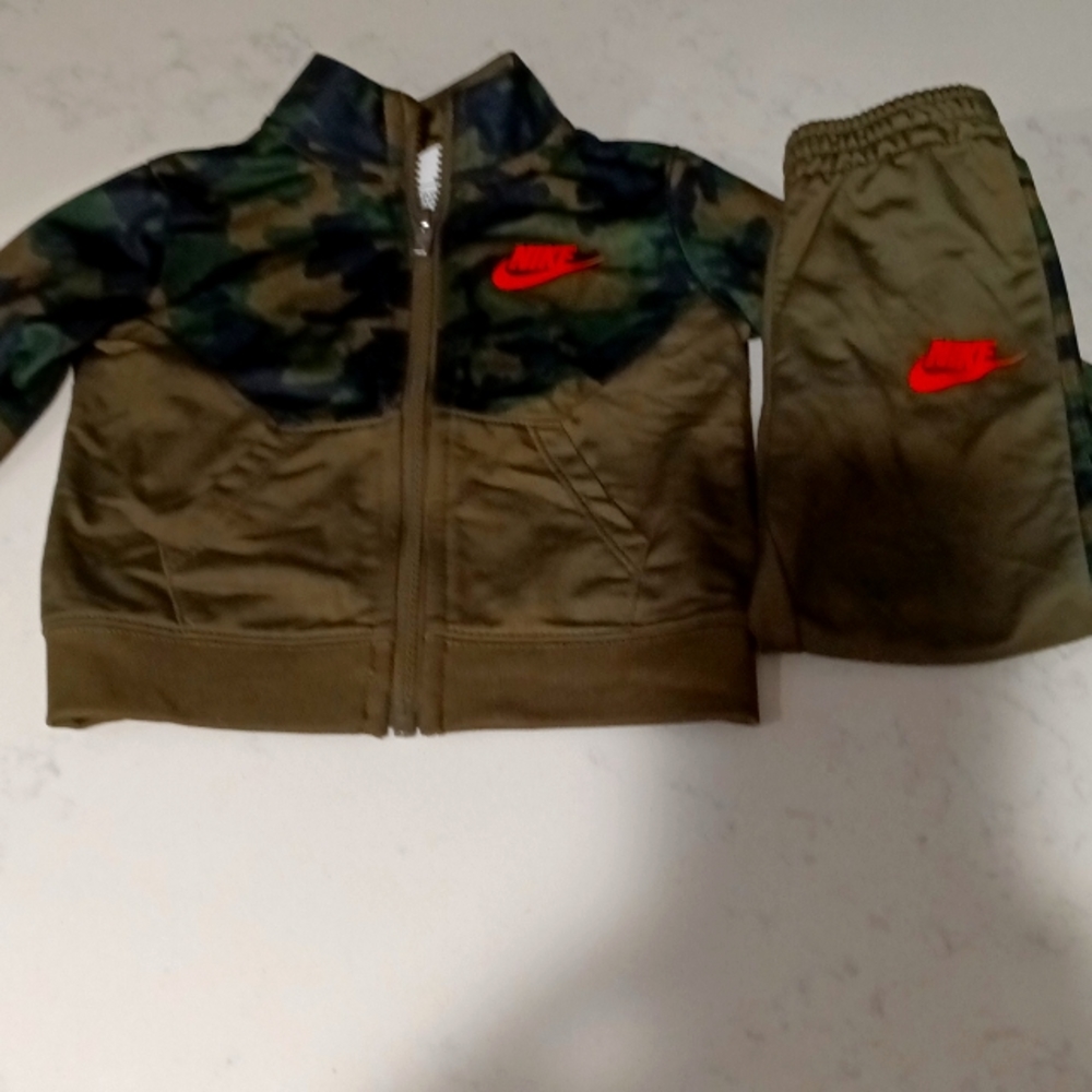 Nike, Sweatsuit, 18 months, Green, Army Fatigue, Ornage